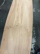 Bottom panel puzzle joint.